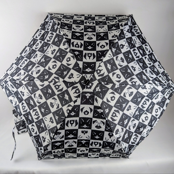 ShedRain Mini Manual Fold Umbrella Cats Dogs Print Lightweight Black White NWT - Picture 1 of 12